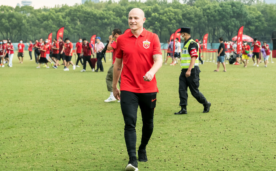 上海上港|新援入队！上港战黄海首发11人大轮换：5国脚齐归位，队长再回撤