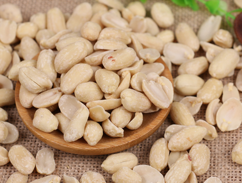 []特色小吃甜薄撑，每一口都是满满的馅料，香甜可口非常好吃