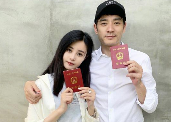 李光洁|他是娱乐圈的幸运王子，最后娶了欢乐颂里的她，让人羡慕