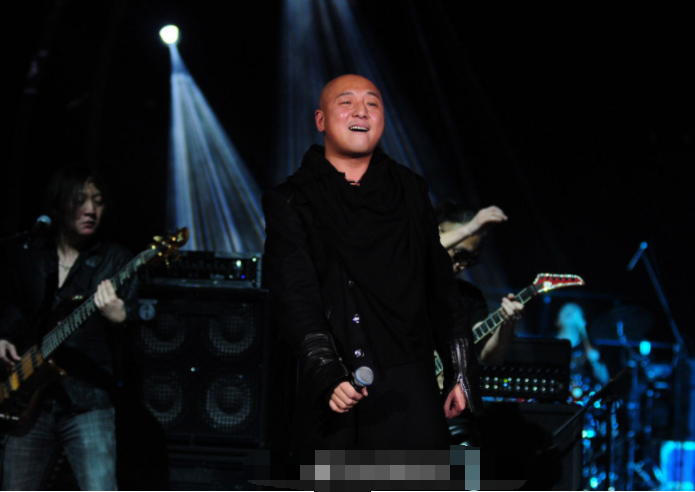 战狼|他是吴京的发小,一线乐队主唱,却被吴京骗去演《战狼》的大反派