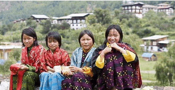 「不丹」亚洲唯一一个没有和中国建交的邻国，首都距离中国只有45公里！