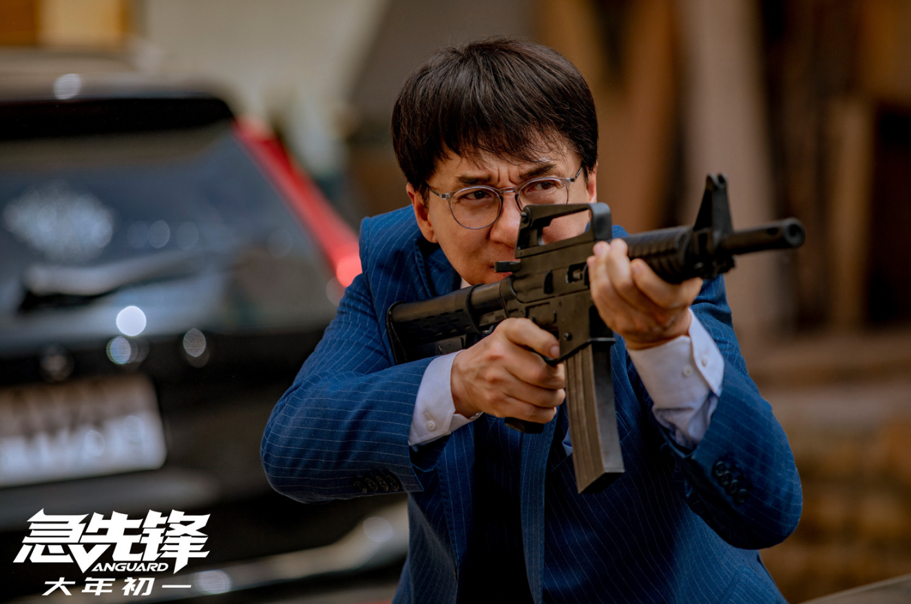 八佰|《八佰》12天拿下11天票房冠军，但这部耗资13.7亿的大片杀来了