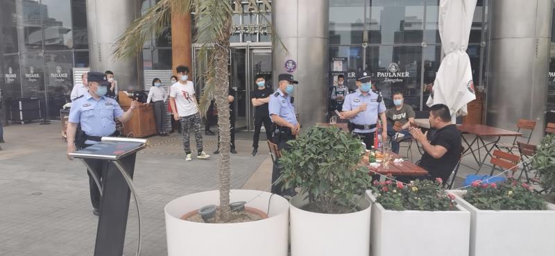 『徐晓冬』徐晓冬踢馆武林风基地，一龙却吓得不敢露面，还报了警？