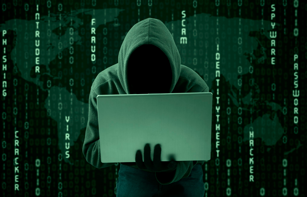 大疆无人机：顶尖黑客节目现场入侵支付宝，即将成功转账时，屏幕弹出一行字