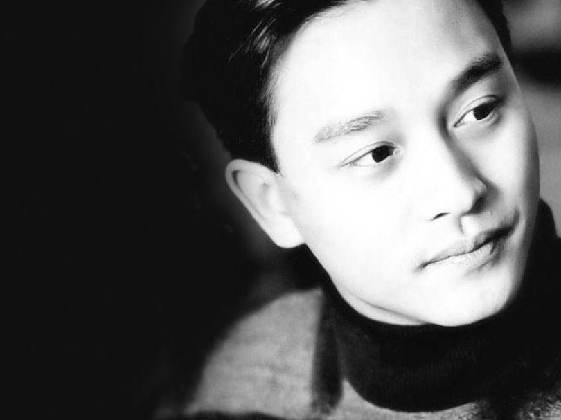 [张国荣]一代巨星张国荣，乐坛影坛都创造了辉煌，却也遭到过质疑