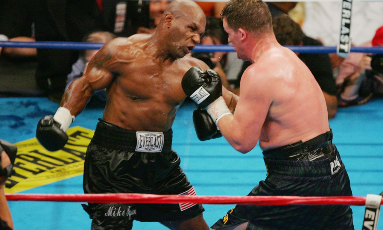 『迈克·泰森』泰森近期训练曝光，险些将教练打飞出擂台，一龙你不颤抖么？