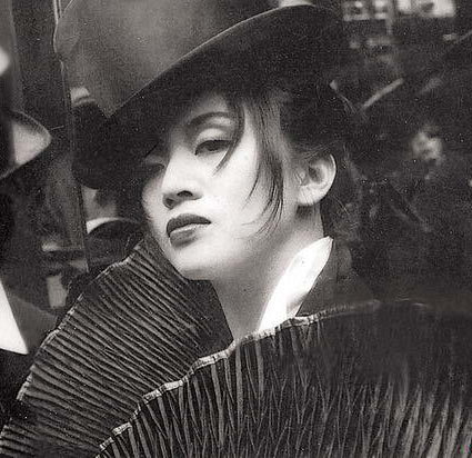 梅艳芳|梅艳芳演唱会上吐心声，一段话成终身遗憾，孤独走完最后一程