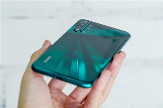 「安卓手机」1500元左右的五款安卓手机，总有一款是你的口味，不看不知道