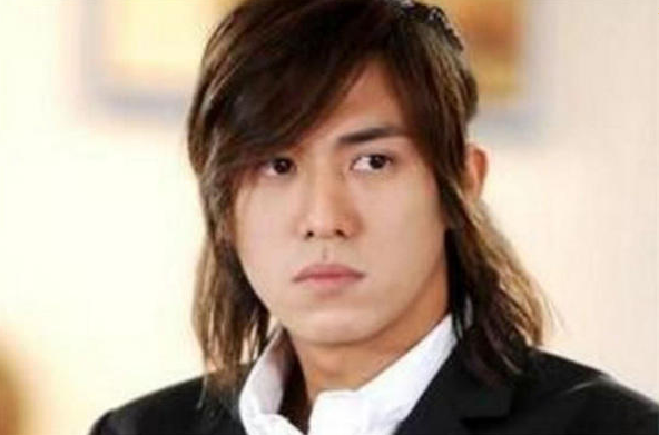 明星|五个有着“黑帮背景”的明星，都惹不起，曾志伟因嘲笑第4位结果被打