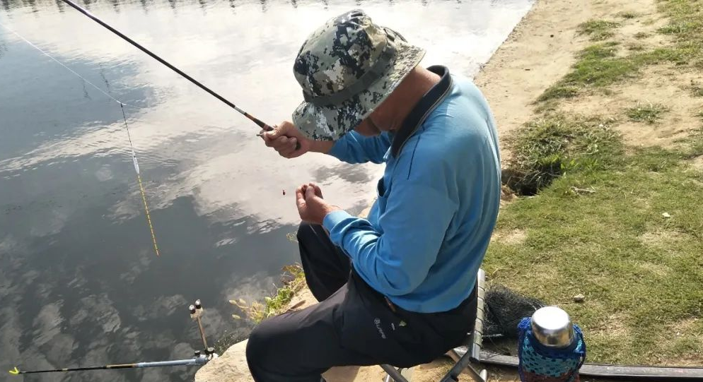 @轻松解决夏季垂钓鱼口轻的问题——盛世三渔