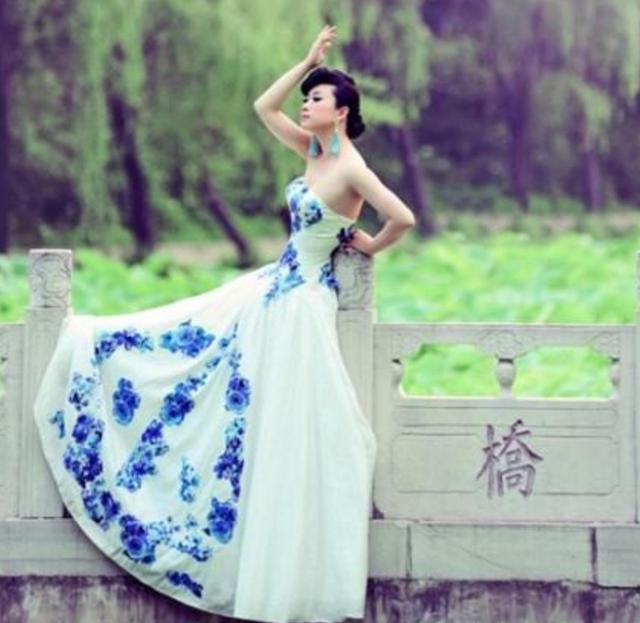 芙蓉姐姐|扮丑网红变身千万富婆。从万人怒骂到众人追捧，她只做了一件事