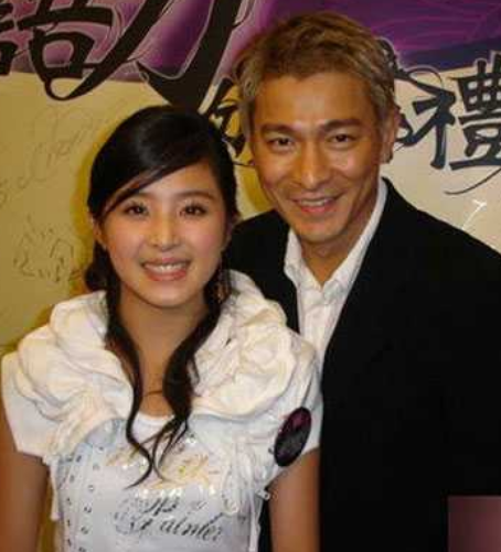 [娱乐圈]娱乐圈内的“干爹”，前3位很称职，唯独他悄悄让干女儿怀了孕