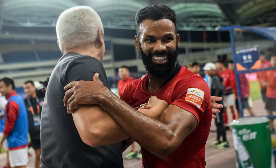 江苏苏宁|3-7！中超“豪门克星”仍继续死磕苏宁，放一烟雾弹重构三驱体系