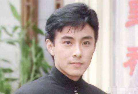 张卫健@19岁的张卫健到底有多帅？你们自己看吧，我形容不出来