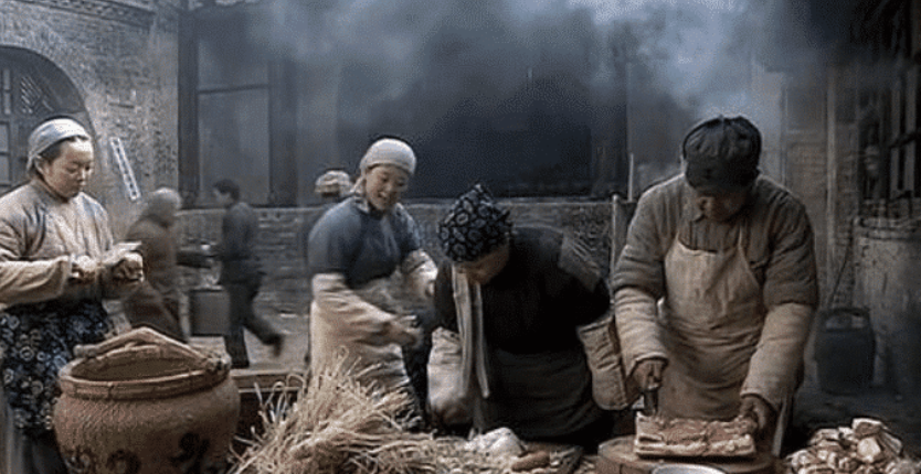 李云龙■同样是“李云龙”的婚宴，旧版都在啃白菜，新版吃的比国军都好！