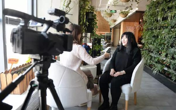 乔碧萝殿下@乔碧萝本人到底长啥样?媒体采访照片曝光,自己坦言瘦下来会变漂亮