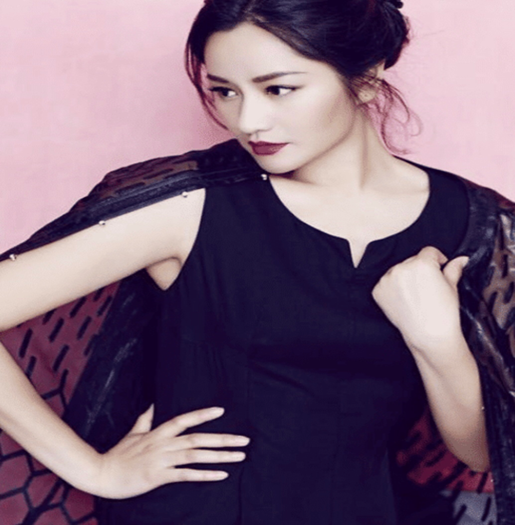 瞿颖|女星想自然老去有多难？49岁瞿颖发福严重，被吐槽“又黑又壮”