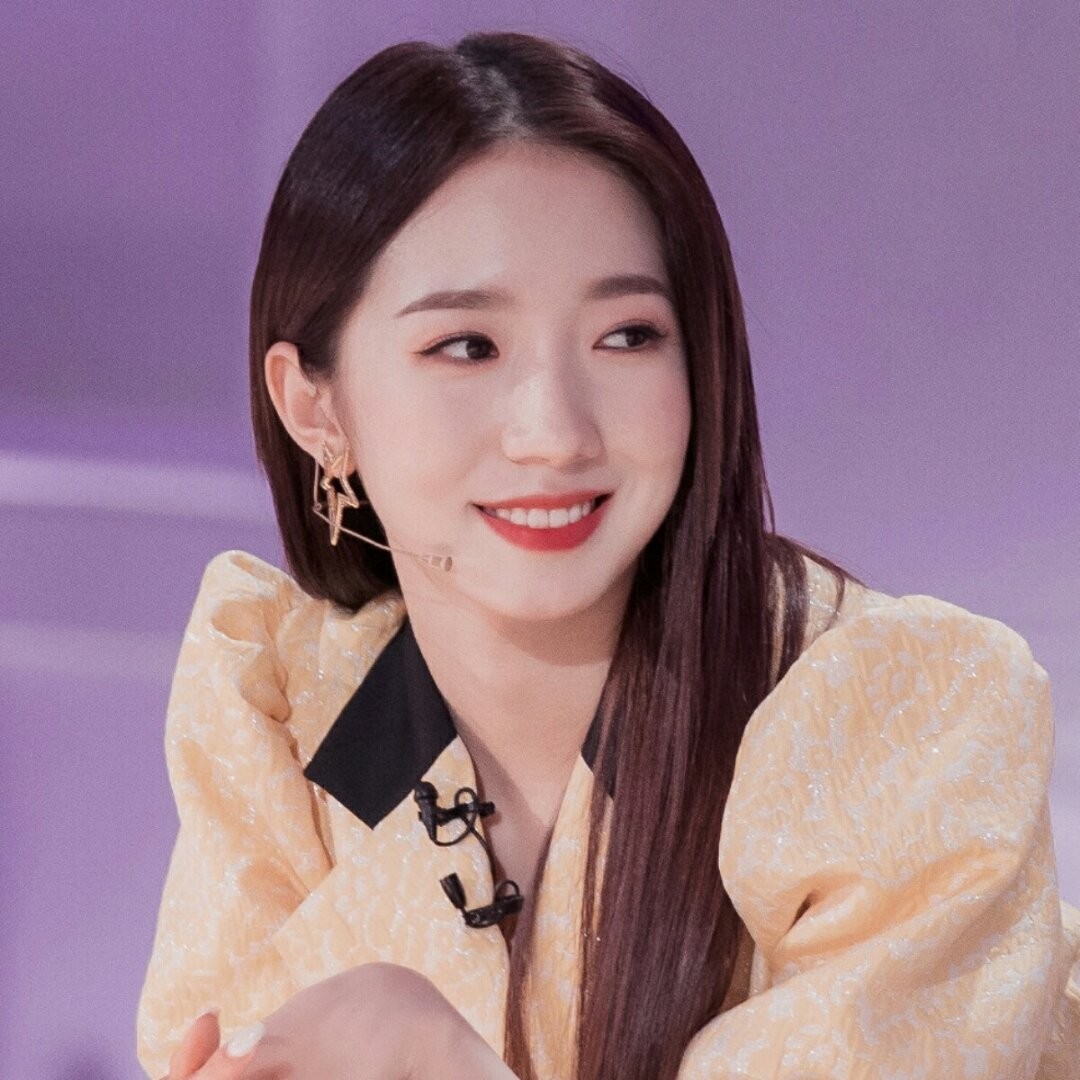 孟美岐|明明是C位出道但落到现在这个地步，这么虐了粉丝还在干什么