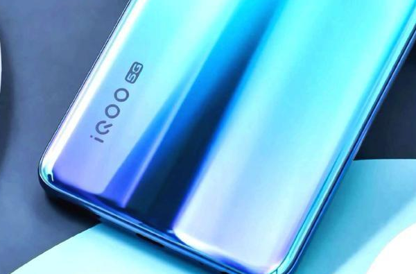 华为nova7■iQOONeo3 144Hz竞速屏与华为nova7 60Hz刷新频率