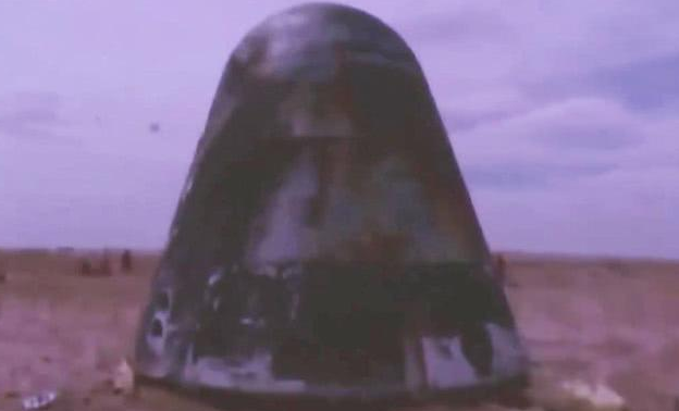 载人登月▲中国登月即将开始？返回舱一身焦黑落地，率先打响载人登月开头炮