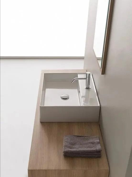 卫生间洗手盆台上盆和台下盆有什么区别？该如何选择？