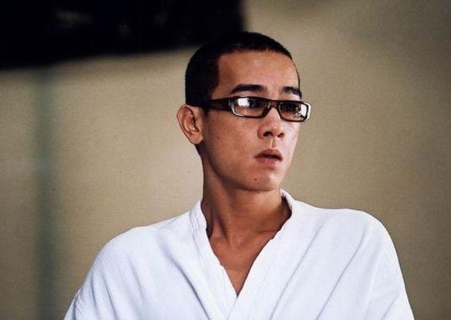 陈小春|陈小春谢霆锋同样是开餐饮,可情况大不相同,一个客似云来一个不会再去