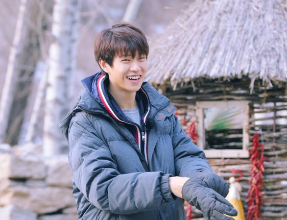 「冯绍峰」五位家境显赫却从不炫富的男星，冯绍峰低调上榜，而他堪比皇室