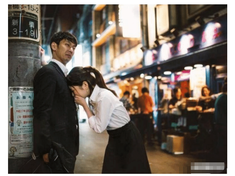 「日本」日本女生醉酒街头后的各种“丑态”,会怎样?