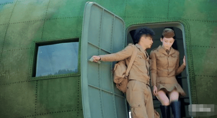 电视剧|抗日神剧再现奇葩造型，女兵已经穷到没裤子穿？网友：请尊重历史！