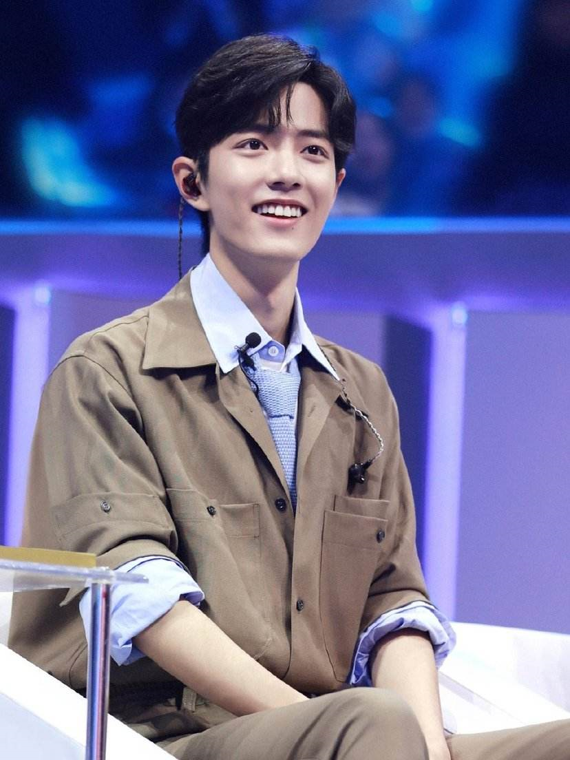 沈月|明星减肥前后：肖战的一般帅变成极品帅，沈月美的让人移不开眼