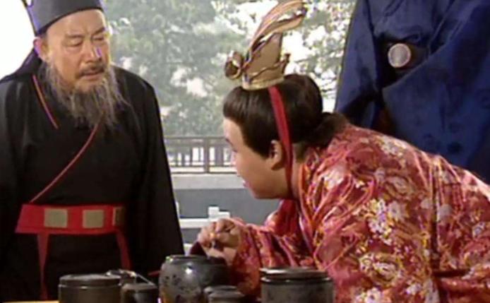 【刘禅】刘禅投降后只写了3字，却因其幸免一死，司马昭：你倒过来读！