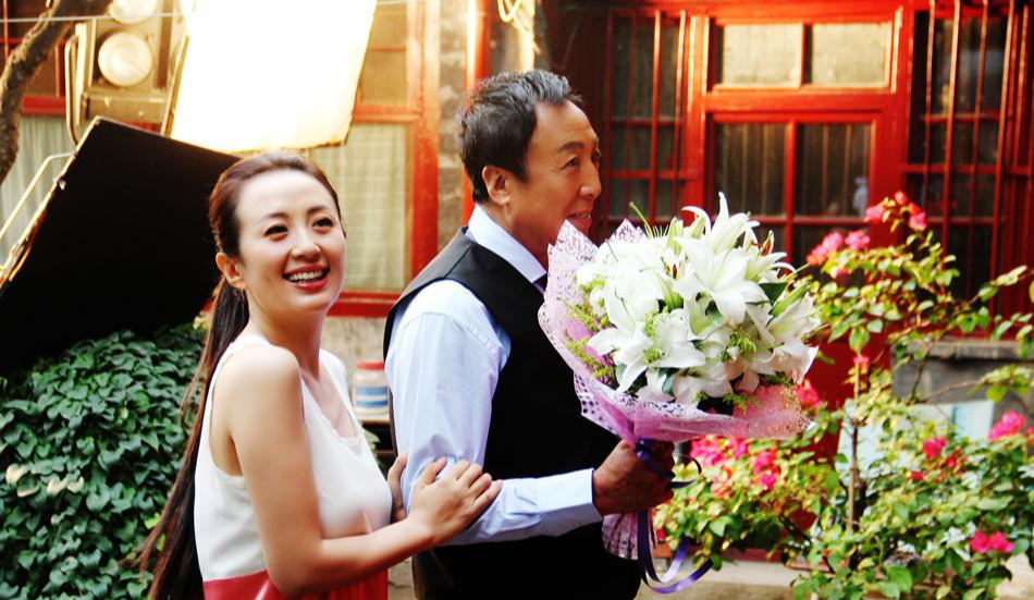 |女演员拍戏时“意外怀孕”，如今孩子都10岁了，生父还不清楚是谁！