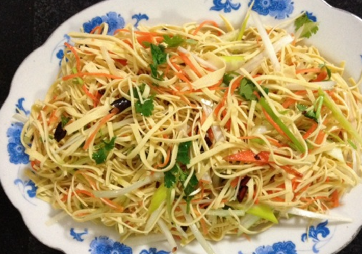 「蛋糕」最近减肥经常吃这道菜，每天晚饭都少不了它，拌一拌几分钟上桌