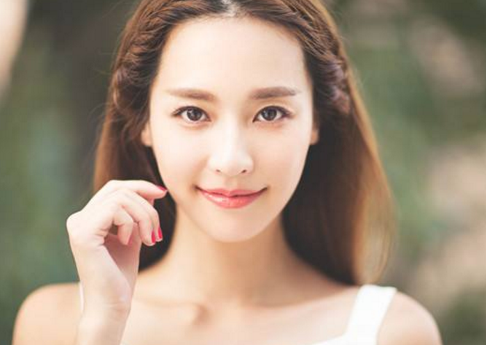 吴佳尼|她24岁未婚先孕，34岁却被影帝老公抛弃，36岁为儿子复出终于爆红