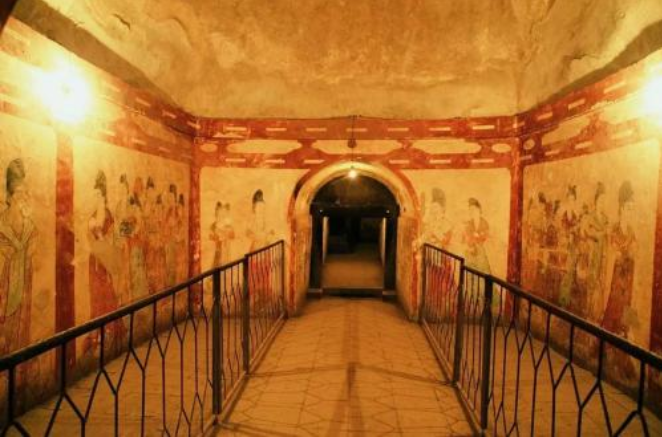 「乾陵」中国龙脉上埋得这3人有多硬：一个挖不开，一个不敢挖，一个异兽守护