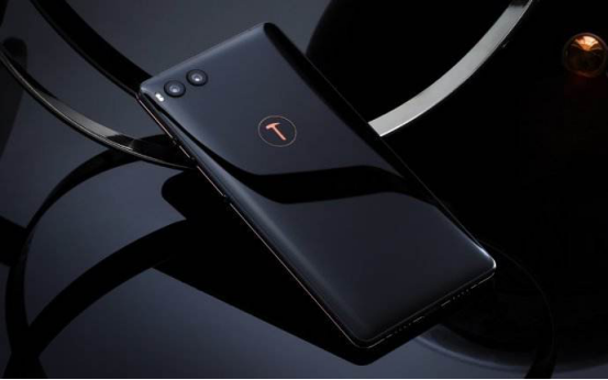 【锤子科技】罗永浩的封笔之作,从3999爆降至1499,网友:太香了!