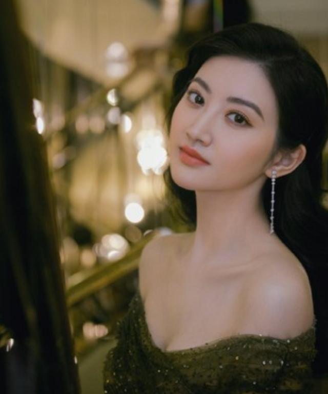娱乐圈|娱乐圈的“四大花瓶”：个个拥有盛世美颜，演技却烂得一塌糊涂