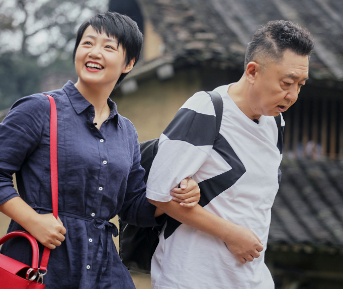 于谦|于谦携妻子首次上综艺，颜值差距似父女，真实年龄不敢相信