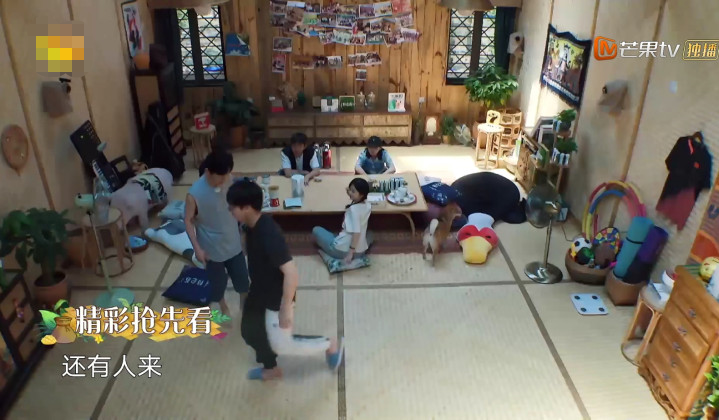 向往的生活第四季：《向往的生活4》常驻“小嘉宾”都走了，大牌明星扎堆上综艺，影视寒冬真的来了