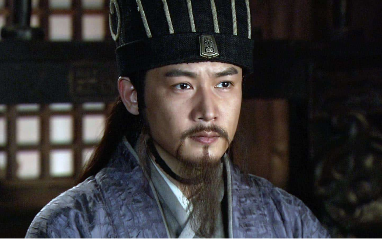 ：诸葛亮临终前，“阿斗”问了他一个问题，诸葛亮才知他是深藏不露