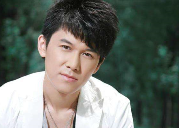 「高进」中国“最倒霉”歌手,写一首火一首,然而自己唱一回黄一回!