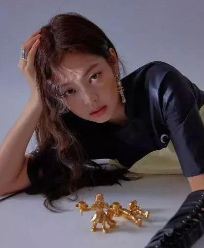 blackpink|BLACKPINK携新专辑成功回归，成员身世家境大揭秘