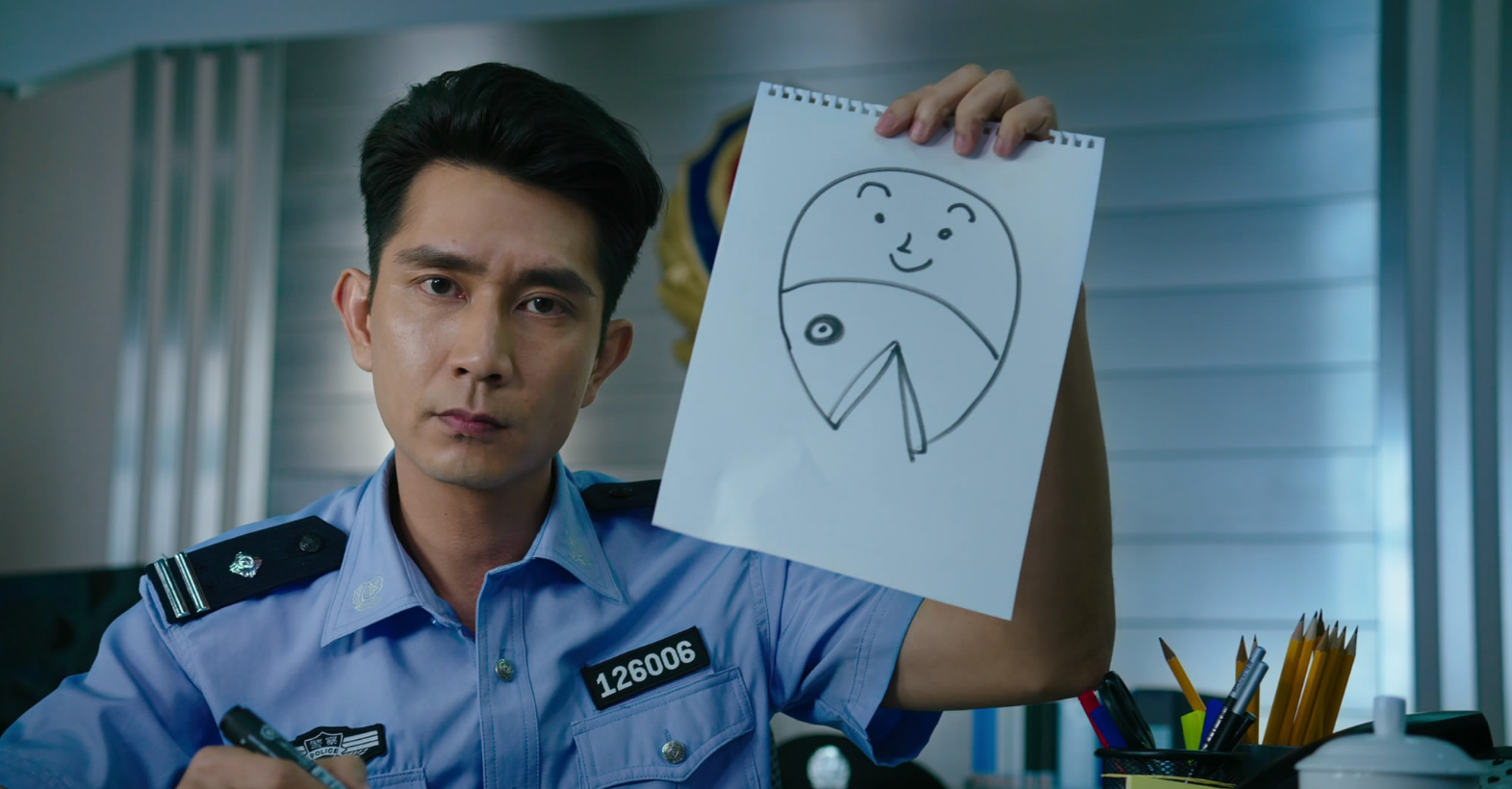 电影院|复工首日22部电影抢着上映，吴京星爷来了，这部小成本片是重头戏