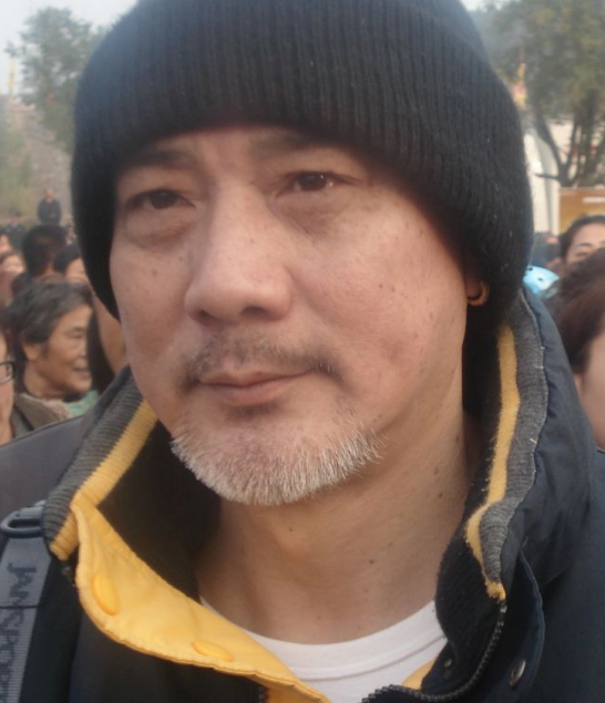 #周星驰#曾和郑少秋齐名，是周星驰年轻时仰慕的大侠，后成星爷的配角