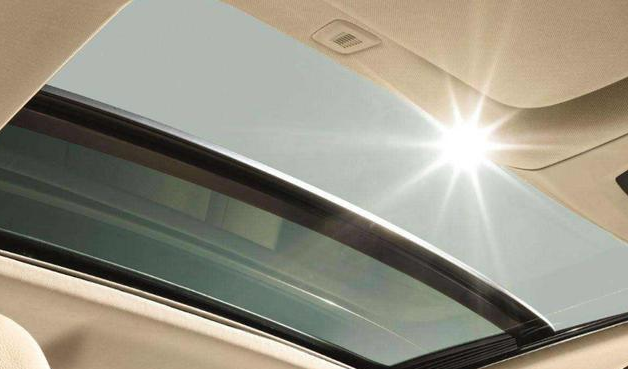 ▲一眼看出一台车是高配还是低配！有以下3个配置的都是高配车！