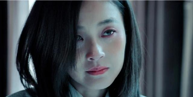 燃烧：《燃烧》赵月娥逼许军“退位”，许佳桐偷听内容，为何会恐惧的掉眼泪？