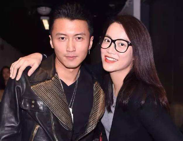 谢霆锋|她陪伴谢霆锋25年，未婚却生下私生女，今48岁撑起娱乐圈半壁江山