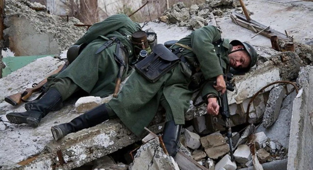 富大龙■baby演尸体,富大龙演尸体,周星驰演尸体,终于知道流量、影帝、导演的区别