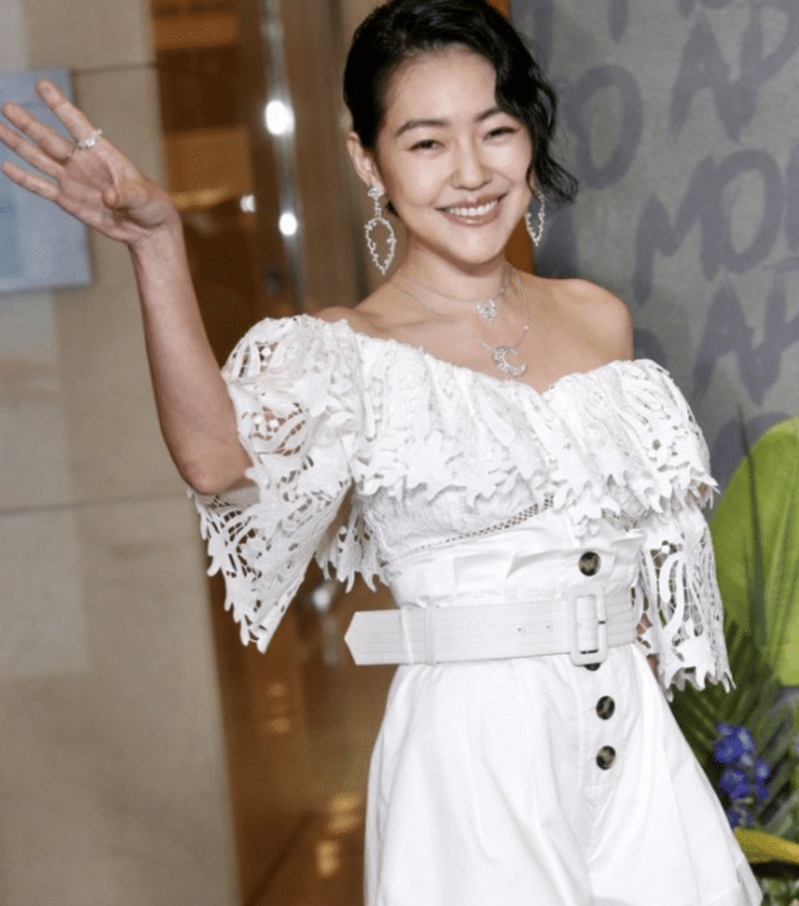 小S|42岁小S踩恨天高跳舞，劈叉下腰毫不费力，完全不像生了三胎的妈妈