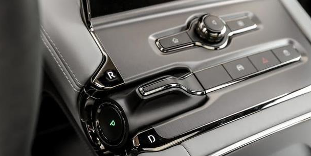 「自动挡」你真的会开自动挡吗？可能连起步就错了，很多人看完都懵了